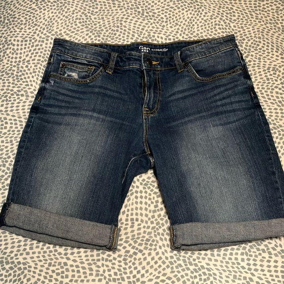 GAP Pants - 🥰3/$25 NWOT GAP Dark Indigo Rolled-Cuff Denim Shorts